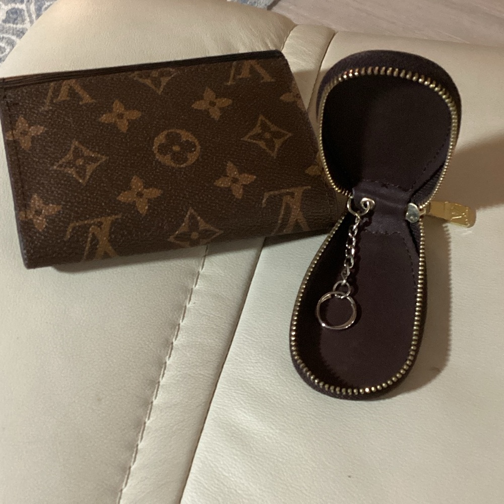 Brown and Black Wallet and Keychain Set - Picture 3 of 5